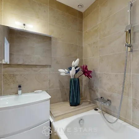 Grand Promenade Five Stars House Apartament *